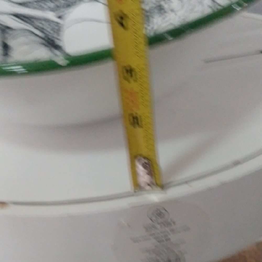 Made In Italy Baldelli Green and White Vegetable Design Bowl - Picture 8 of 11